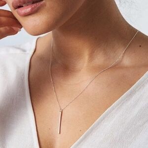 NWT Silver Bar Minimalist Necklace 18"-20" matching chain with lobster clasp.NEW